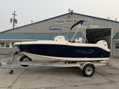 2027 Robalo R180 Center Console