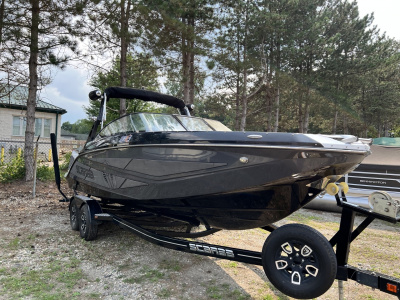 2022 Scarab 255ID Wake