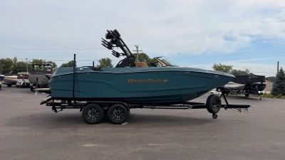 2027 Mastercraft XT22