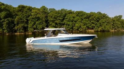 2021 Boston Whaler 420 Outrage