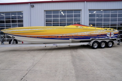 2005 Cigarette 38 Top Gun TS