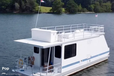 2016 Catamaran Cruisers 35 x 10 Single Stateroom