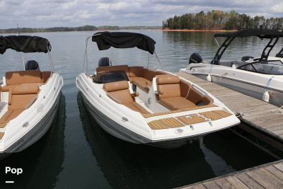 2025 Crownline E230XS