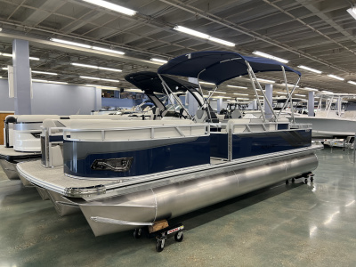 2027 Avalon 2385 Venture 85 Rear Fish