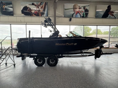 2026 Mastercraft XT22