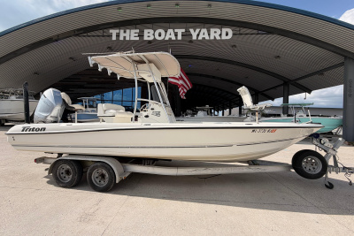 2005 Triton 240 Lts
