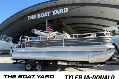 2016 Sun Tracker Fishin' Barge 22 Dlx
