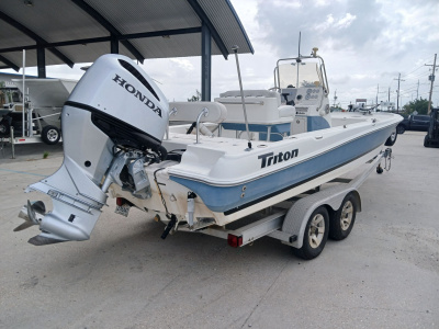 2009 Triton 240 Lts