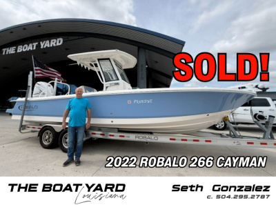 2022 Robalo 266 Cayman