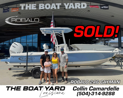 2022 Robalo 246 Cayman
