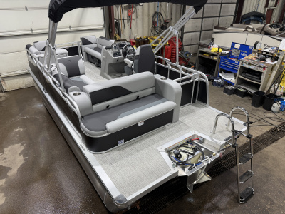 2027 Tahoe Sport 1980 Cruise Rear Bench (CRB) & Honda 4-Stroke EFI
