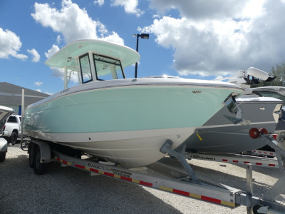 2021 Robalo R272 Center Console