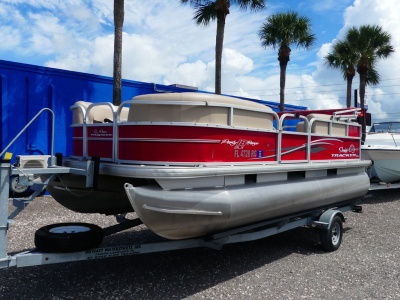 2017 Sun Tracker Party Barge 18 DLX