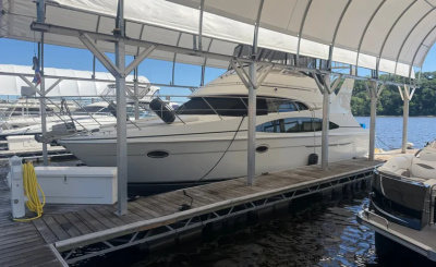 2005 Carver 42 Mariner