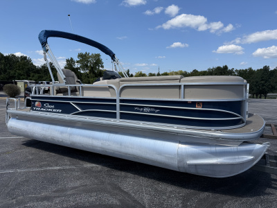 2019 Tracker Party Barge 20 DLX