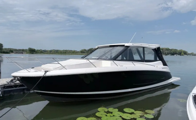 2022 Regal 36 Grande Coupe