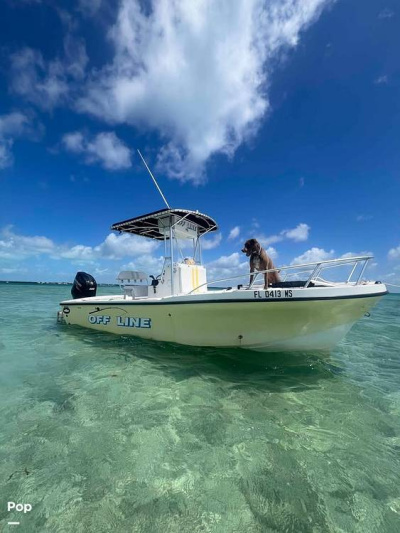 2005 Dusky 233