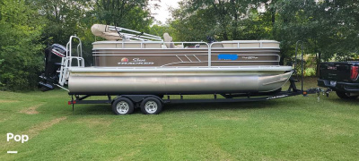 2021 Sun Tracker Party Barge 22 DLX