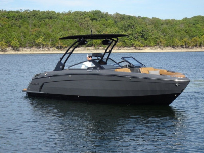 2027 Cobalt R8 Surf