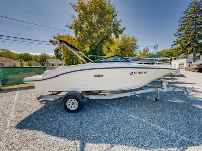 2018 Sea Ray SPX 190