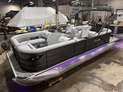 2027 Bentley Legacy 220 Navigator Quad Lounge & Honda 4-Stroke EFI
