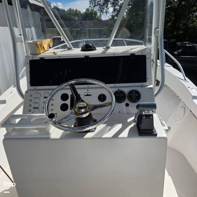 2005 Dusky 233