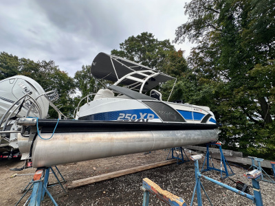 2020 Godfrey XP 250
