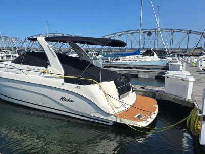 2004 Rinker 290 FIESTA VEE