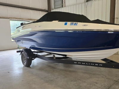 2023 Bayliner VR5 Bowrider I/O
