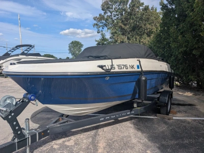 2023 Bayliner VR4 Bowrider