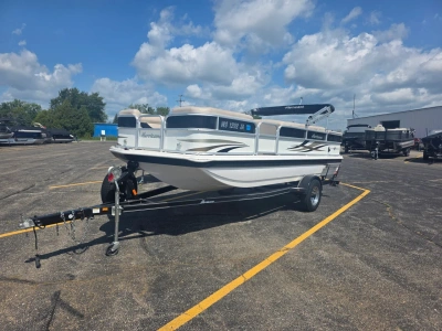 2013 Hurricane 196 FUNDECK