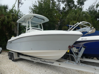 2017 Century 2301 Center Console