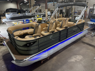 2026 Bentley Legacy 220 Navigator DL Quad Lounge & Honda 4-Stroke EFI