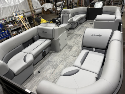 2027 Bentley Bolt 223 150HP Tritoon & Honda 4-Stroke EFI