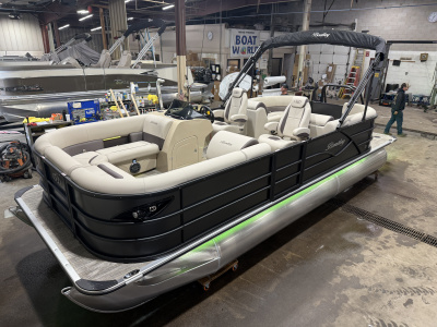 2027 Bentley Legacy 220 Navigator Quad Lounge & Honda 4-Stroke EFI