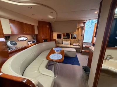 2005 Cruisers Yachts 370 EXPRESS