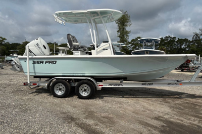2027 Sea Pro 210 Bay
