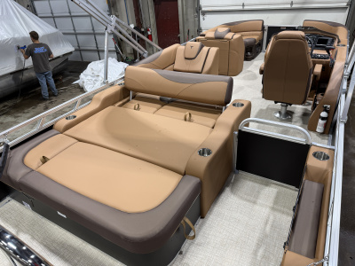 2027 Tahoe LTZ 2385 Swingback (VRB) SE Pontoon & Honda 115HP 4-Stroke EFI