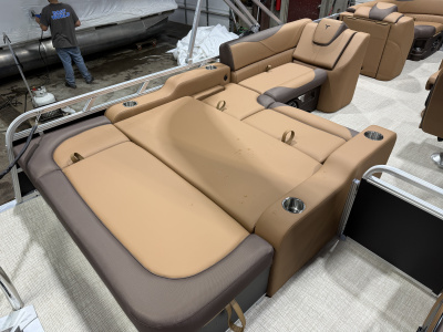 2027 Tahoe LTZ 2385 Swingback (VRB) SE Pontoon & Honda 115HP 4-Stroke EFI