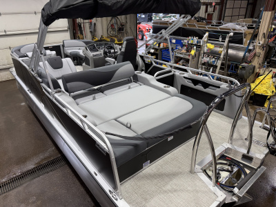 2027 Tahoe LTZ 2385 Swingback (VRB) SE Pontoon & Honda 115HP 4-Stroke EFI