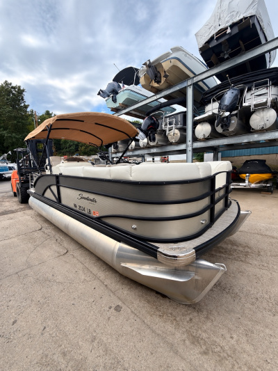 2018 Godfrey SW215 PREMIUM