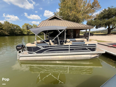 2024 Bennington 22 SSR (Stern Radius)
