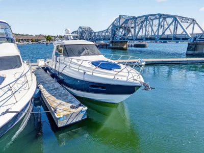 2017 Cruisers Yachts 48 CANTIUS
