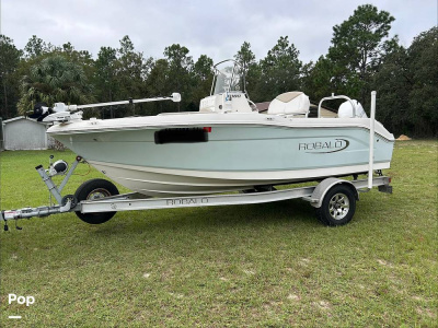 2019 Robalo R-180 CC