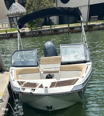 2020 Glastron GTD 220