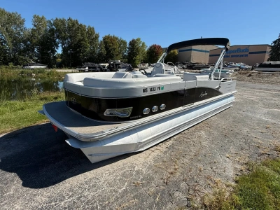 2015 Avalon 2585 WRL