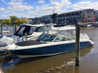2025 Boston Whaler 320 VANTAGE