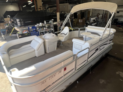 2005 Premier 210 SunSation & 50HP Yamaha 4Stroke
