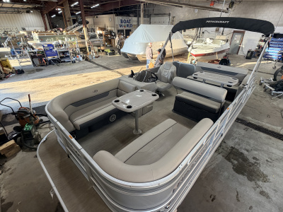2020 Princecraft Vectra 21 Rear Lounge Dinette Pontoon & 60HP Mercury 4Stroke