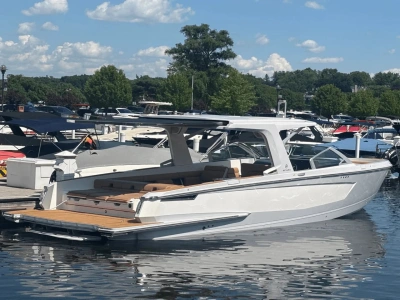 2025 Aviara AV36